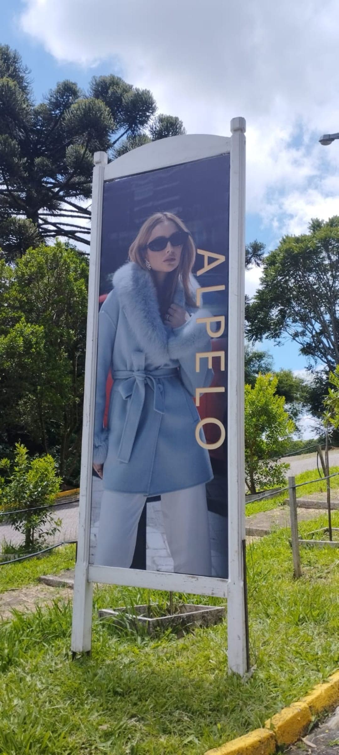 Totem em Lona — SICC Gramado — Outdoor e Lonas, projeto da SulBrasil