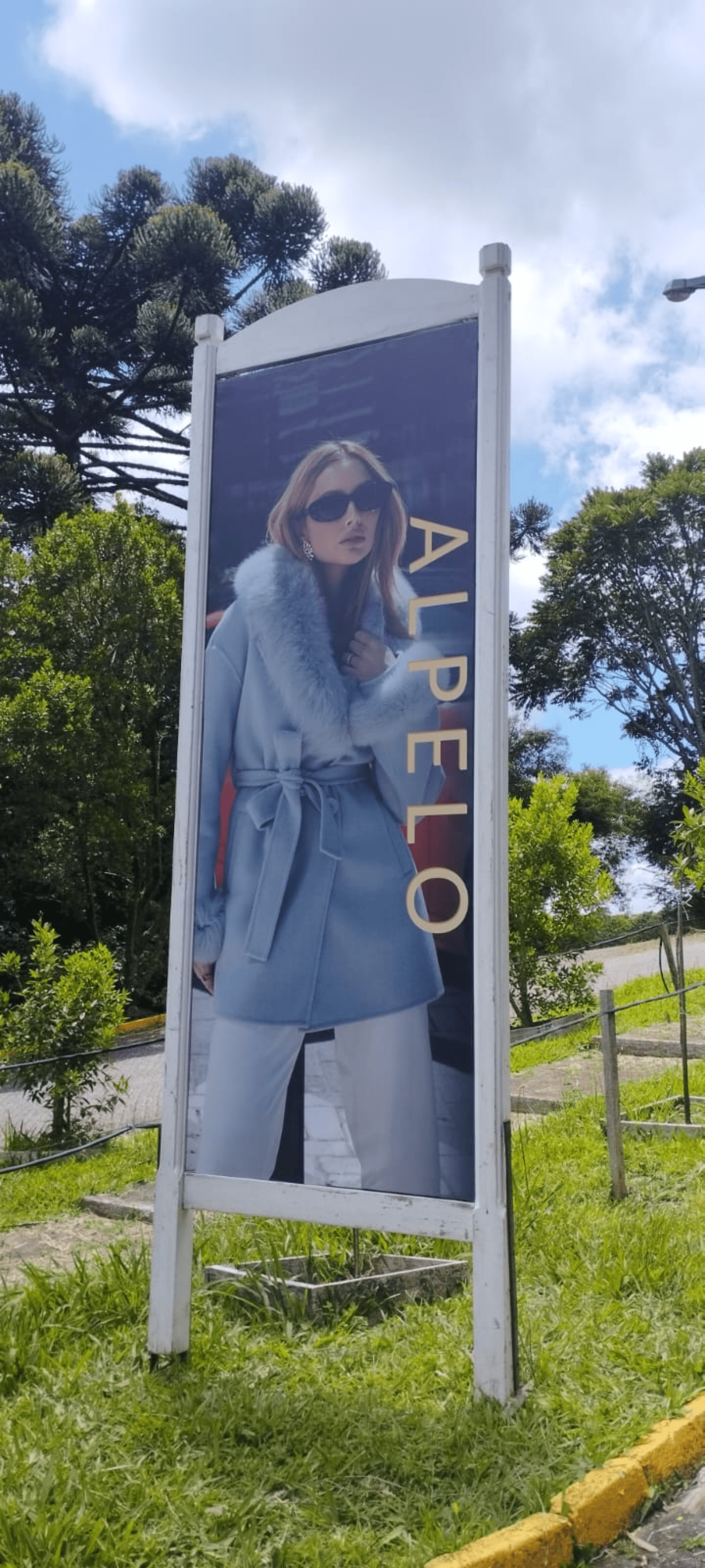 Totem em lona — SICC Gramado