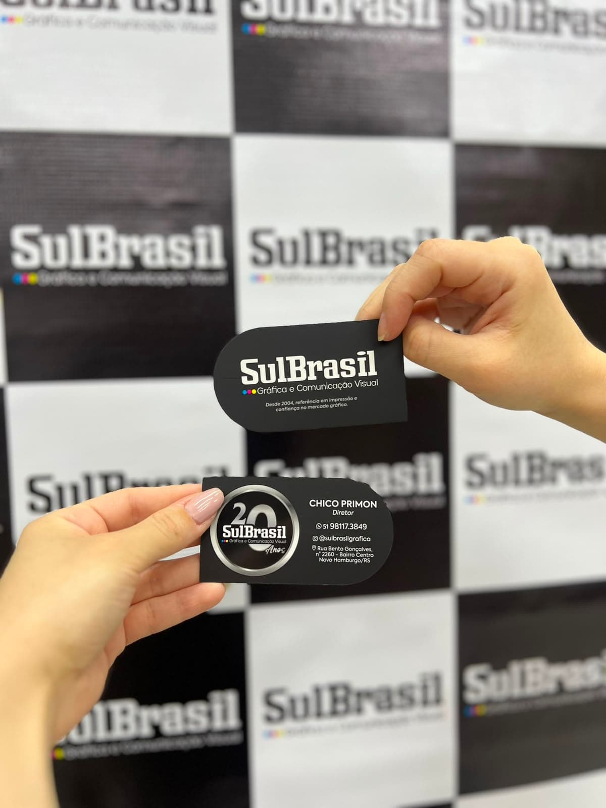Cartão em formato oval