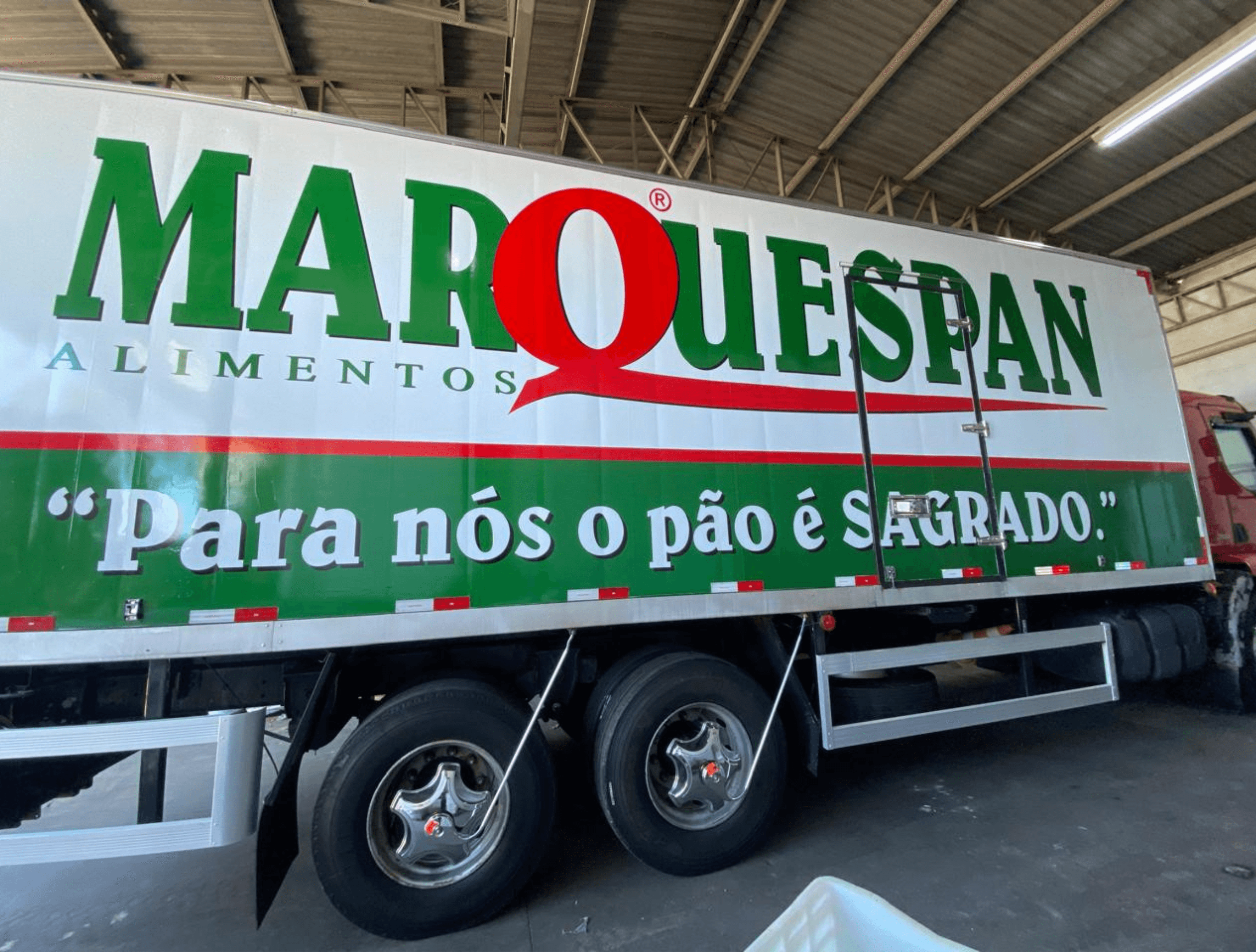 Plotagem de Caminhão — Marquespan